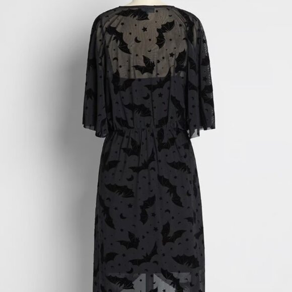 Modcloth Dramatic Depths Velvet Dress with Bat Mesh Overlay - NWT- Small - Picture 6 of 12